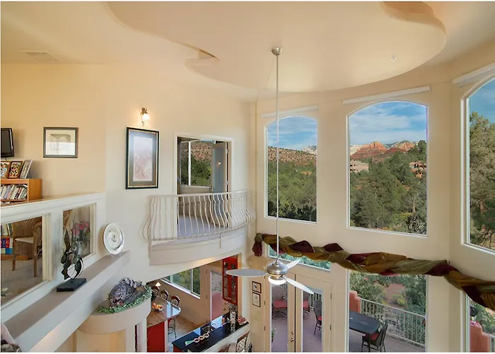 Cathedral Hideaway Llc 4*